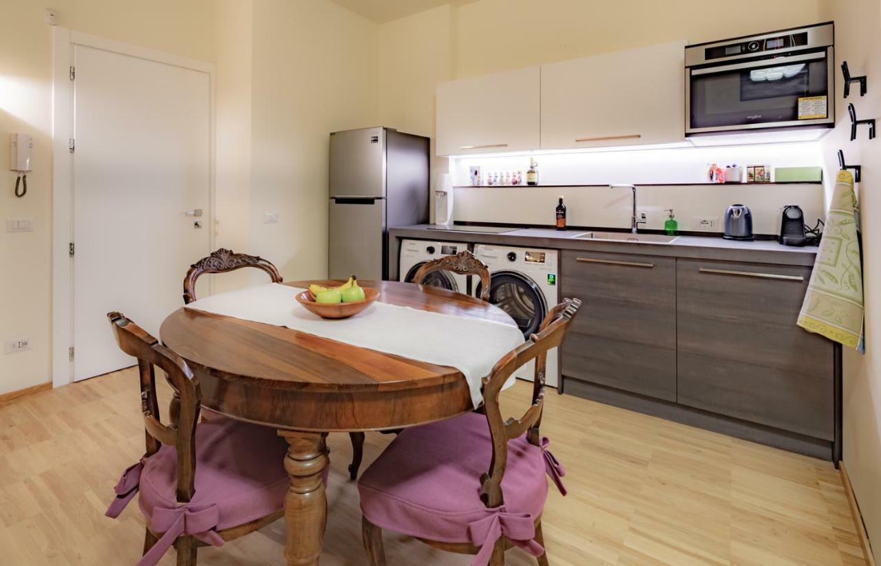 La Casa Colorata - Flats In Milan - Bocconi Leilighet Eksteriør bilde